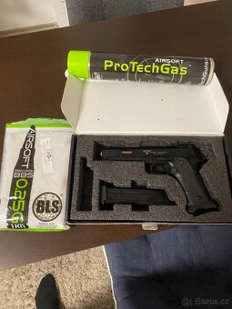 Prodám airsoft zbraň Combat Master - 2