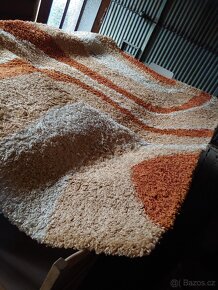Kusový koberec s vysokým vlasem 2m x 2,9m - 2