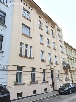 Prodej bytu 3+1 109 m² Kollárovo nám., Olomouc - 2
