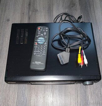 Videorekordér SHARP VC-M41GM(BK) S OVLADAČEM 4 HLAVÝ - 2