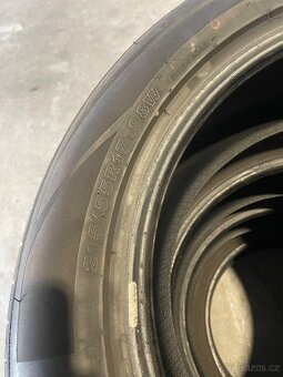 Pneu 215/55/17 98w - 2