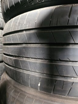 225/45r19 92W Bridgestone T005A - 2