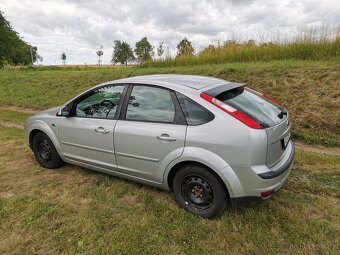 Ford Focus mk2 1.8 Ghia - 2