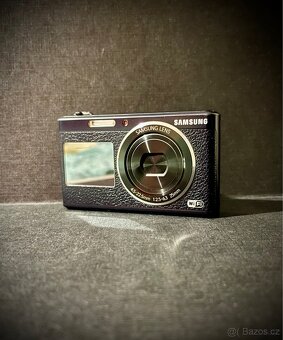 Fotoaparát Samsung DV180F s duálním displejem - 2