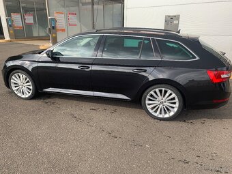 Superb 3,DSG 7 st.110kW,r.v 2019, černá metaliza, super stav - 2