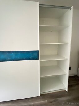 Šatní skříň - 2