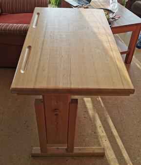 Rostoucí stůl (nejen) dětský - 2