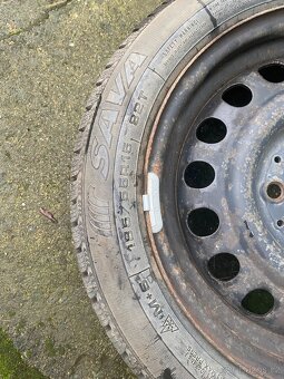 Zimní pneu 185/55 R15 82T - 2