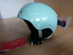 Nová lyžařská a snowboardová helma RED Reya značka Burton - 2