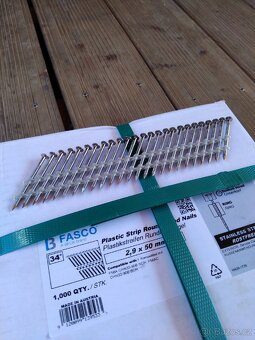 Nerezové hřebíky 2,9×50 kroužkové 34° - 2