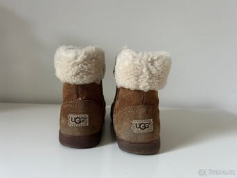 zimni boty UGG - 2