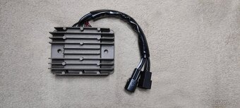 Dobíjecí relé Suzuki SV1000 - 2