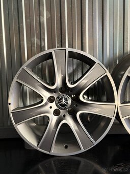 #5 Nové elektróny originál Mercedes r18 - 2