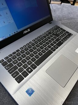 Notebook Asus Vivobook 17 - 2