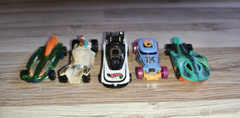 Sada 10 autíček Hot Wheels Mattel - 2