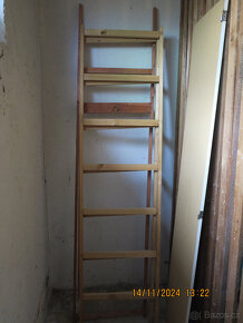 Rozebranou panelákovou vestavnou skřín - 2
