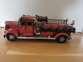 Kovové hasičské auto - 2
