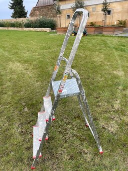 Hliníkové schůdky 4x1 - 2