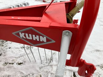 Nahrabovač sena Kuhn GA - 2