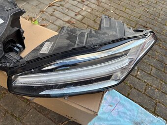 Světlomety Volvo XC 90 - 2