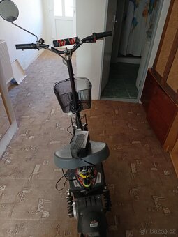 Elektroskůtr nitroscooters - 2