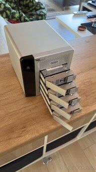 Úložiště PROMISE Pegasus R4 Thunderbolt RAID - 2