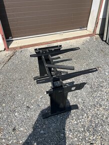 5ks Rostouci Psaci stul - 2