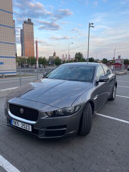 Jaguar xe 2016 - 2