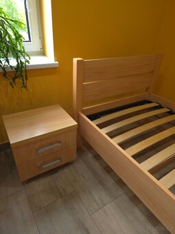 Postel s roštem 90×200 a nočním stolkem - 2
