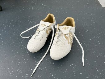 Nové kopačky Umbro - 2