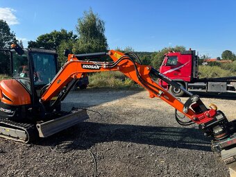 Doosan Dx35 Z s Steelwrist a 3D nivelací - 2