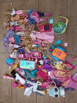 Panenky barbie a jiné plus doplňky - 2