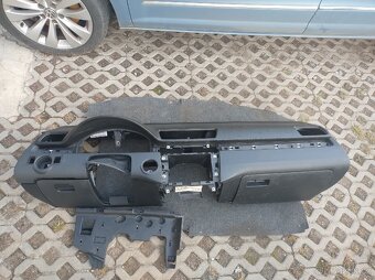 Palubní deska Volkswagen Passat CC vč. airbagu - 2