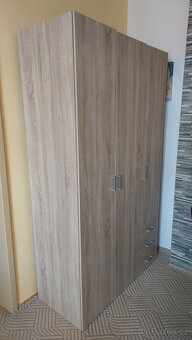 Šatní skříň - 2