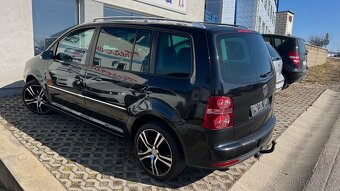 Touran 2.0tdi 125kw AdaptBiXenony Webasto Parktronik Zaves - 2