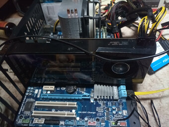 Gigabyte GA-970A-DS3 + komponenty + GPU - 2