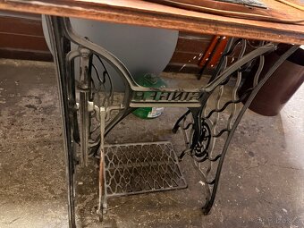 Šicí stroj Singer - 2