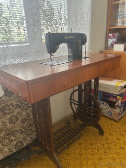 Šicí stroj - 2