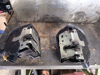 Dveřní zámky BMW X5 E53 - 2