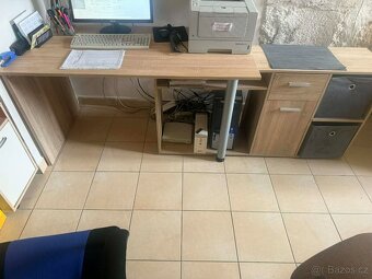 Kancelářský stůl - 2