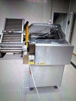 Balící stroj Auromatic A3 na tácky - 2