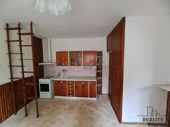 Prodej rodinného domu 4+1 se zahradou v Louce - 2