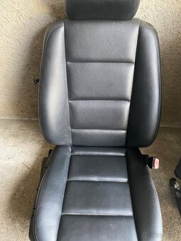 Bmw e36 sedačky v pěkném stavu - 2