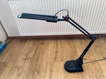 Nastavitelná stolní lampa - 2