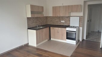 Pronájem bytu 3 + 1, 103 m2, 1. patro, v centru Pardubic - 2