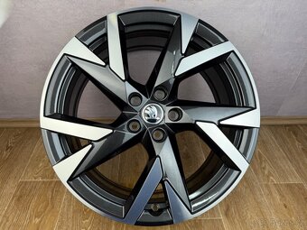 TOP kola Škoda Superb R19 Aniaria - 2