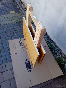 Prodám dřevěný skládací stůl 69,5x71,5cm - 2