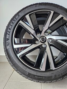 Orig. Volvo V90/S90 Zimní 245/45/18 - Zánovní - 2