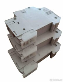 Prodám jističe 20 a 2x 16 - 2