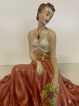 Porcelánová socha dámy - DUX. - 2